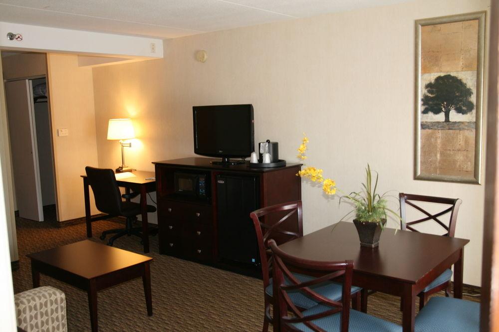Fairfield Inn & Suites Springfield Энфилд Экстерьер фото