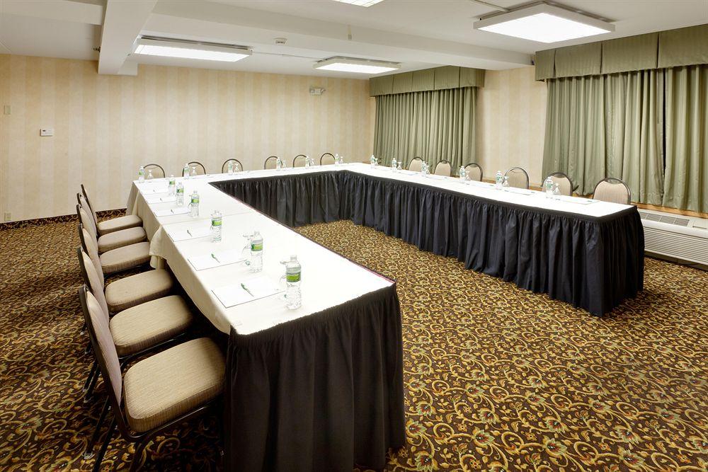 Fairfield Inn & Suites Springfield Энфилд Экстерьер фото